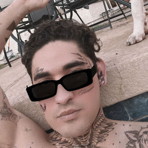 Meet your Posher, Luis